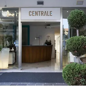 https://hotel-centrale-lido-di-jesolo.hotelslidodijesolo.com