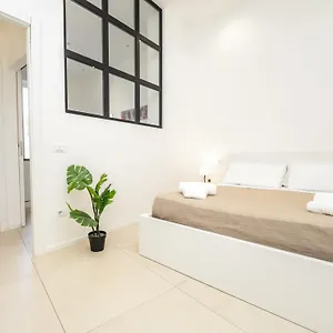 https://valguarnera-studio-apartments.palermohotels.org
